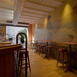 RESTAURANTE-TXAPELA-DETALLE-MURAL-ENTRADA