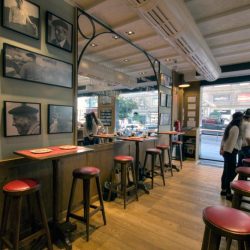 RESTAURANTE-TXAPELA-ENTRADA-DERECHA