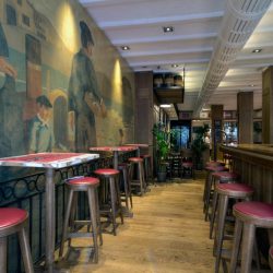 DISEÑO-Y-DECORACION-RESTAURANTE-TXAPELA-ENTRADA-IZQUIERDA