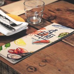 También realizamos el diseño de las cartas y menús