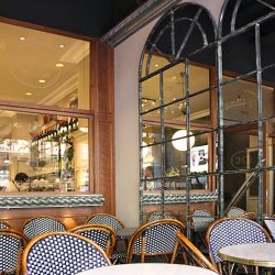 Terraza interior restaurante