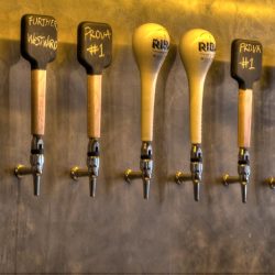 Tiradores de cerveza personalizados