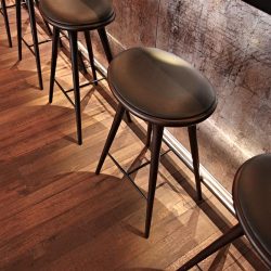 Detalle de los taburetes