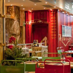 Utilizamos un contaner para albergar el ascensor.